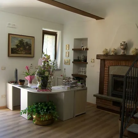 Cascina Ghitin Relais בית כפרי *